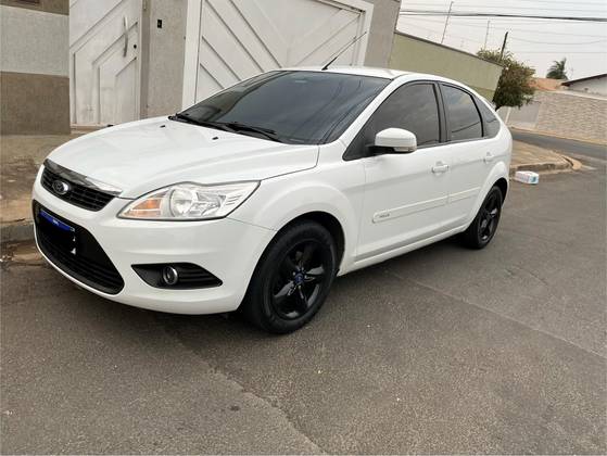 FORD FOCUS 1.6 GLX 16V FLEX 4P MANUAL